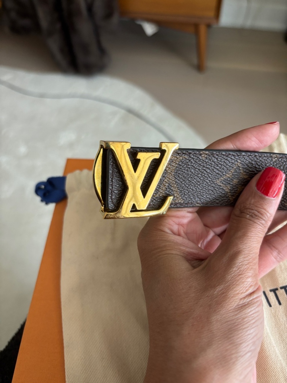 Louis Vuitton Black and Monogram Reversible Belt with Gold LV Buckle - Picture 6 of 6